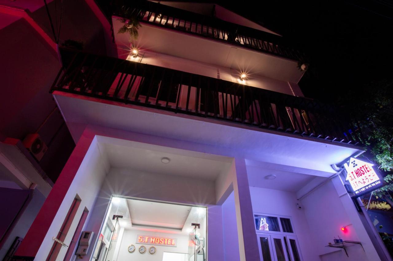 5.T Hostel Hue Buitenkant foto